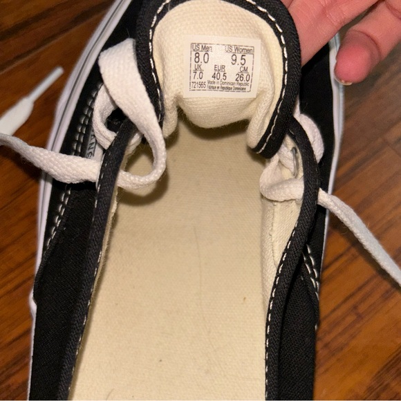 VANS Off the Wall Authentic Low-Top Black White Canvas Lace-up Sneakers M8W9.5 - Picture 8 of 8